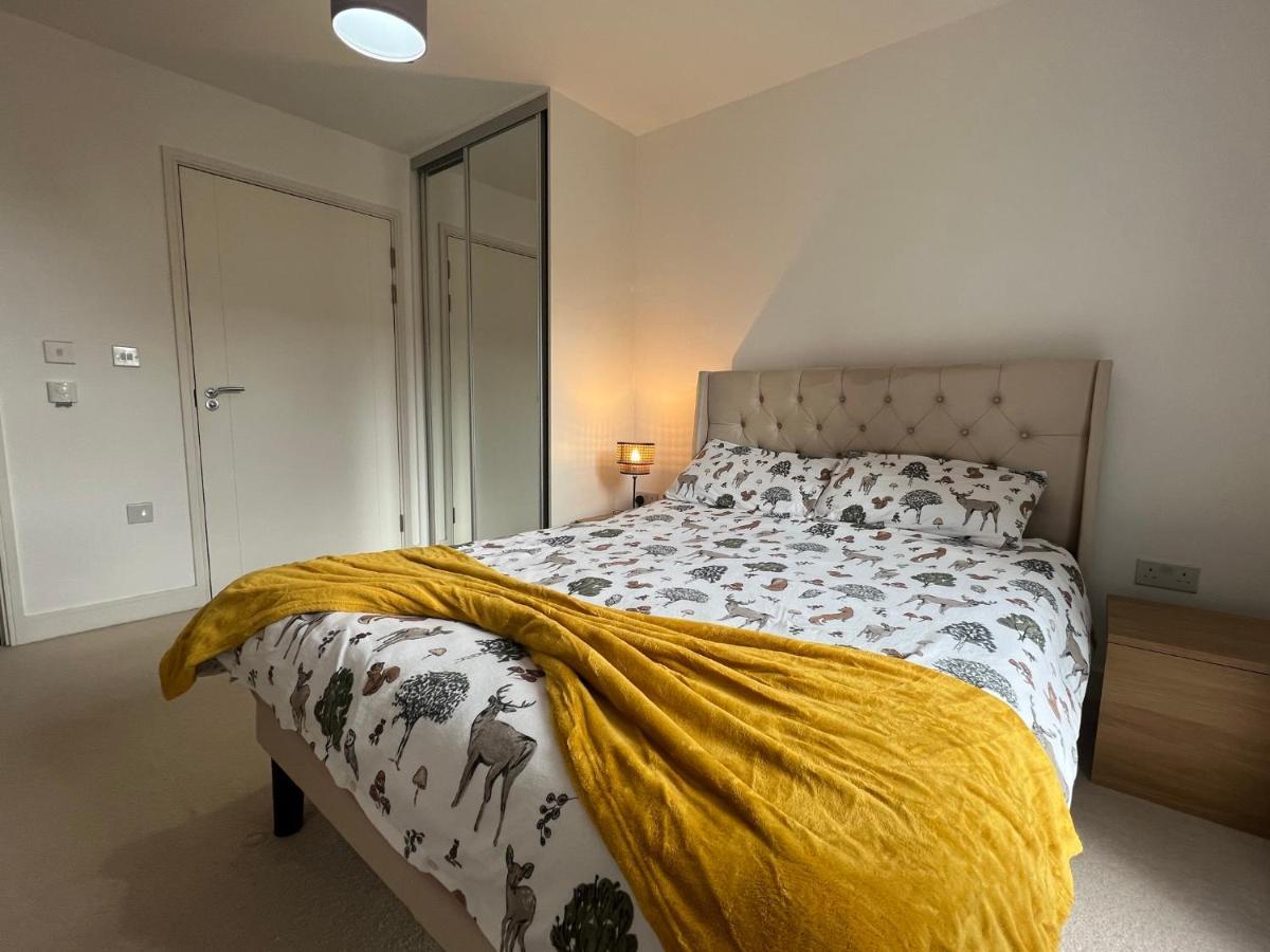 Modern 2Br 2Ba Apt Wparking Sleeps 6 Comfortably London Exterior foto