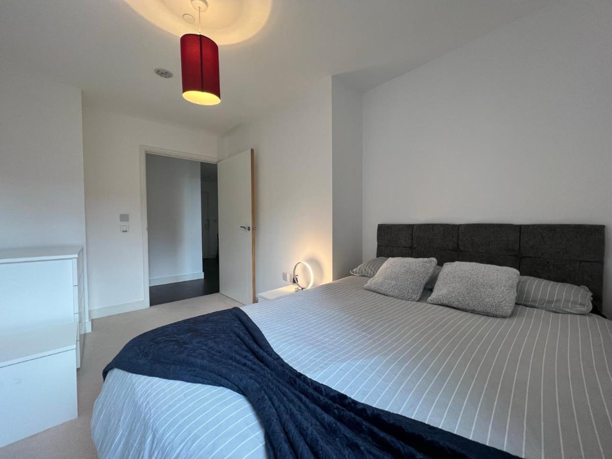 Modern 2Br 2Ba Apt Wparking Sleeps 6 Comfortably London Exterior foto