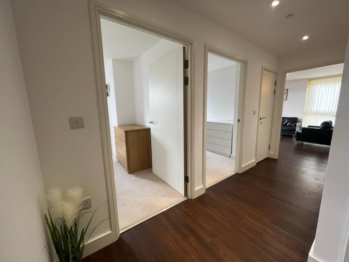 Modern 2Br 2Ba Apt Wparking Sleeps 6 Comfortably London Exterior foto